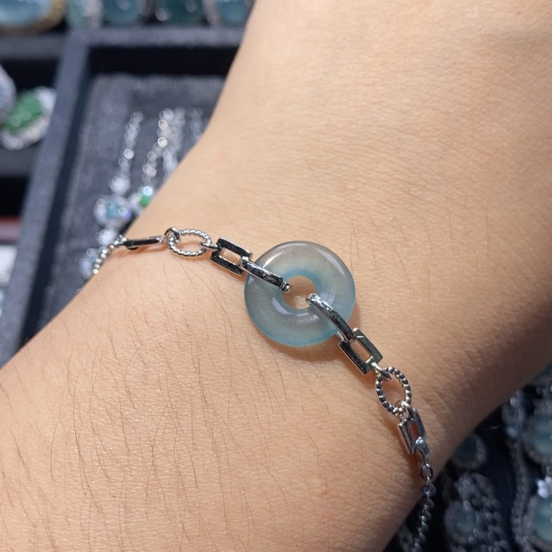 是****翡翠未镶嵌颈饰翡翠