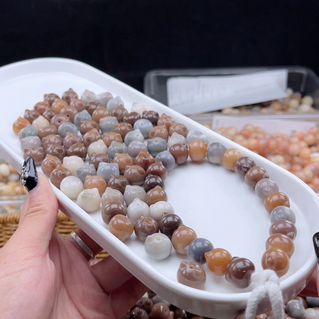 白玉菩提吊坠a13.75mm20颗。美拉德干磨猫头