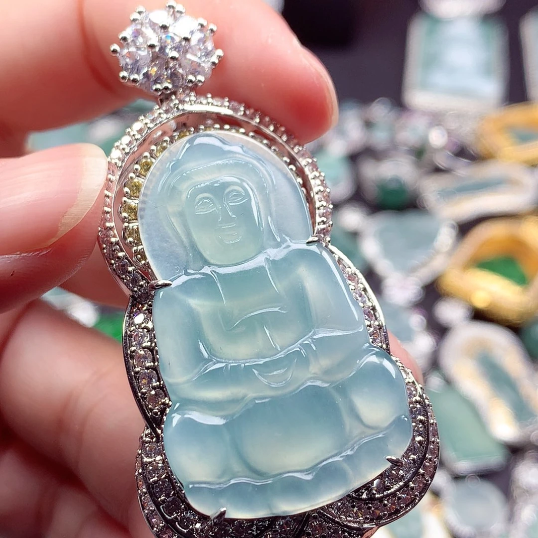 翡翠颈饰未镶嵌翡翠