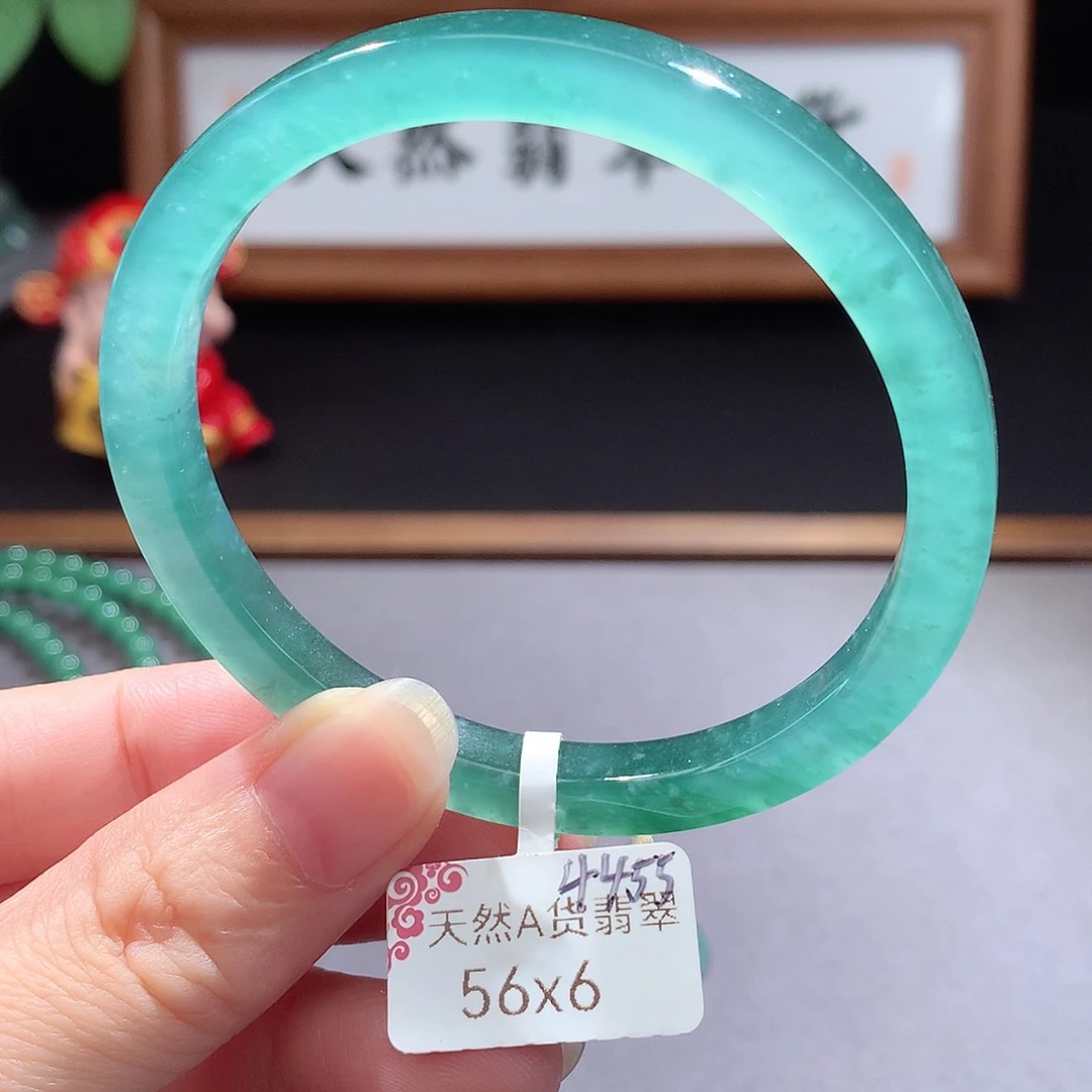 未镶嵌手镯（圆镯）翡翠