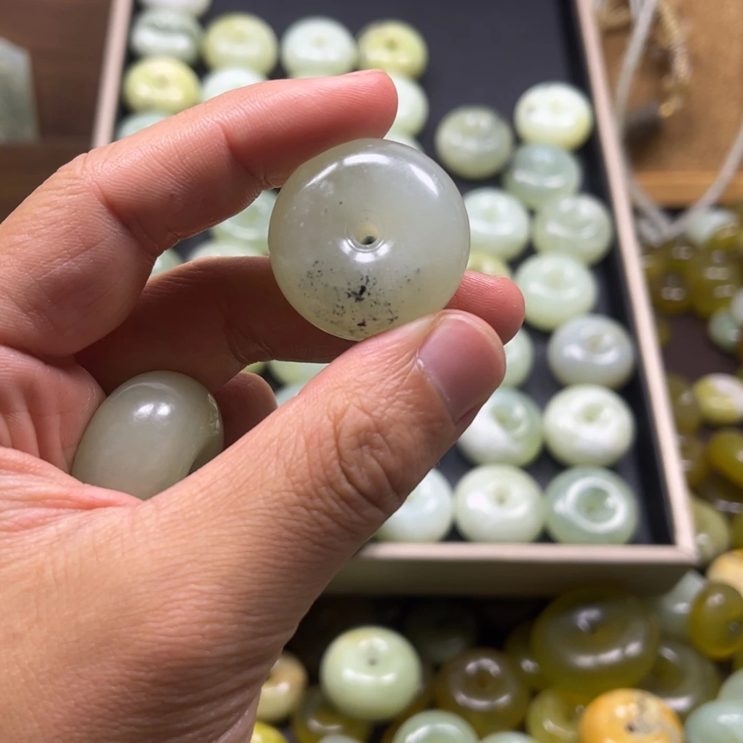 蛇纹石玉合金颈饰