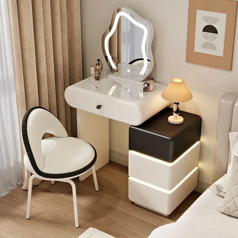 奶油风2025款现代简约卧室梳妆台网红出租屋小户型家用化妆桌轻奢