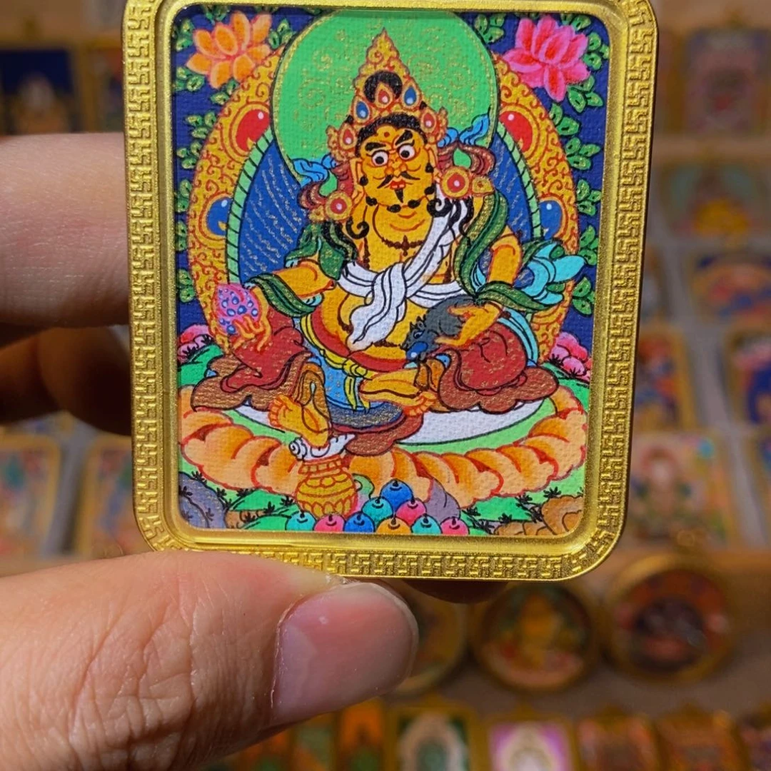 吊坠在****露黄财神纯手绘唐卡