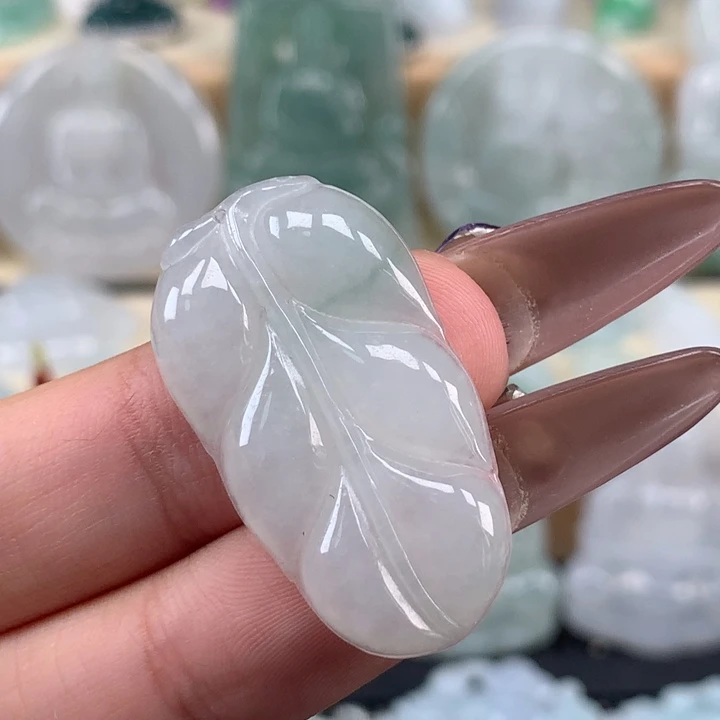 颈饰未镶嵌翡翠叶子