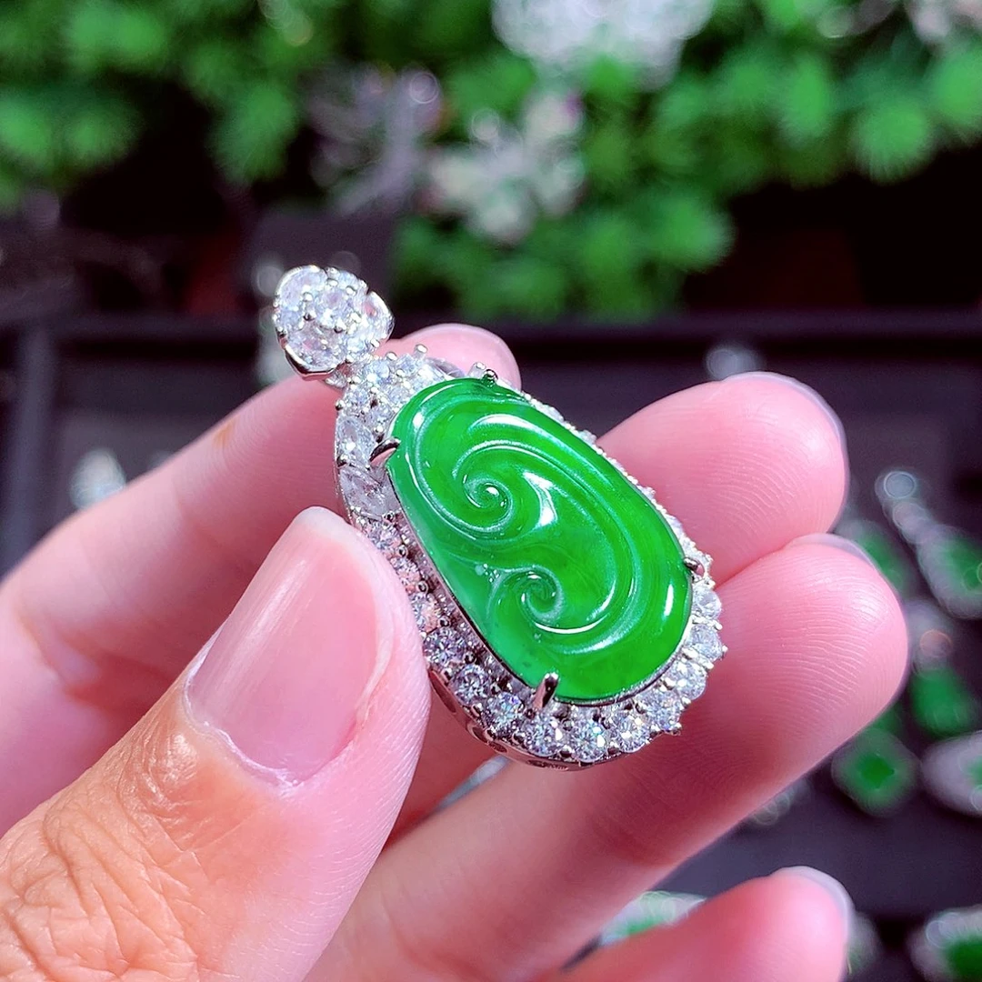 颈饰未镶嵌翡翠天然