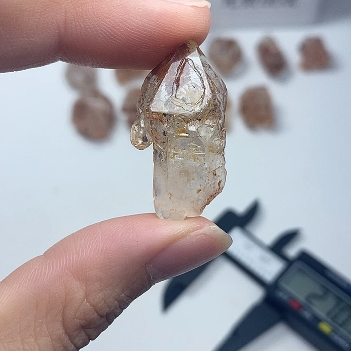 未镶嵌颈饰水晶红泥开窗油胆
