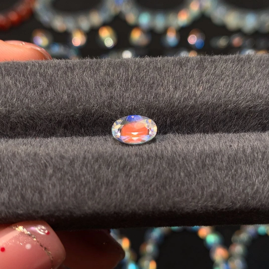 未镶嵌裸石月光石