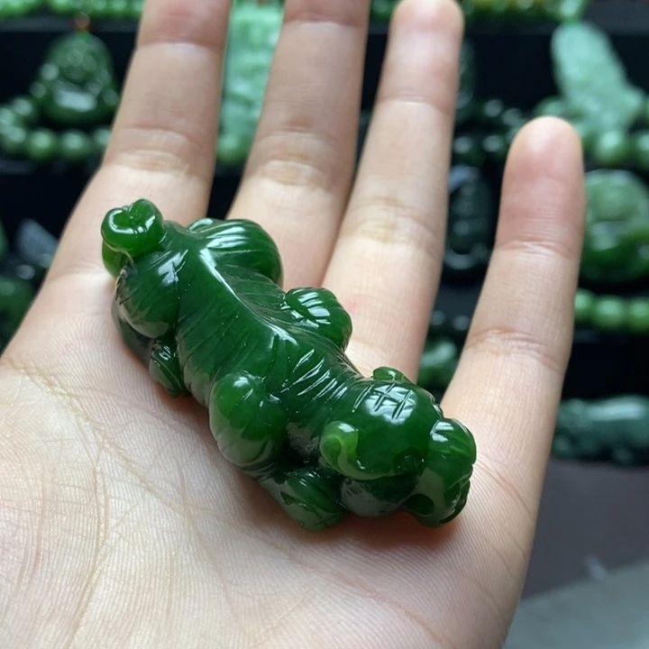 和田玉吊坠未镶嵌