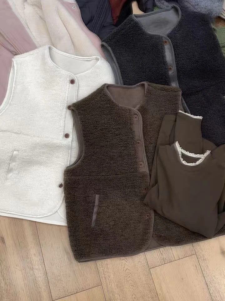 七言家  #颗粒绒保暖马甲外套@