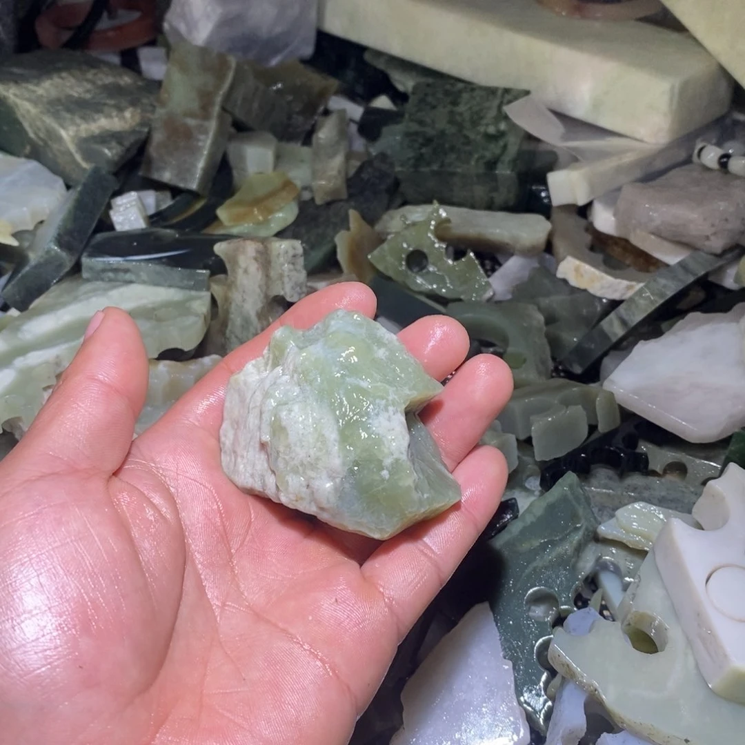 和田玉珠宝半成品未镶嵌自**士