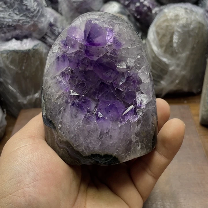 未镶嵌水晶大型摆件（非配饰）