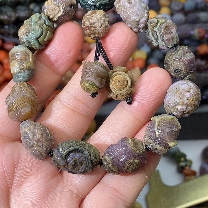 未镶嵌玛瑙/玉髓珠宝奇石军