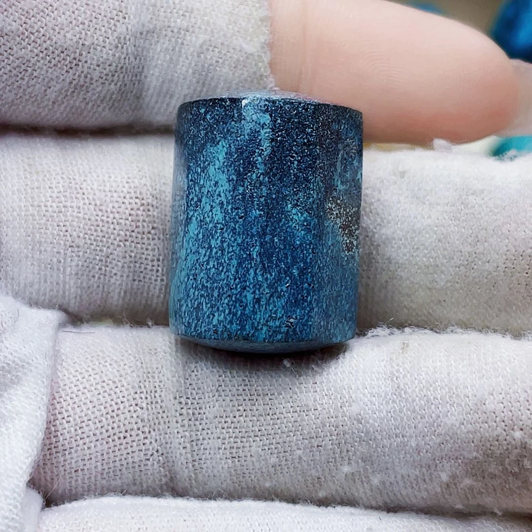 绿松石未镶嵌饰品