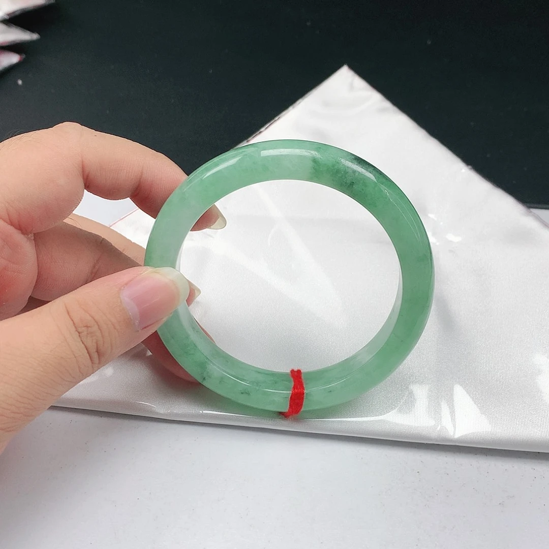翡翠手镯未镶嵌翡翠115