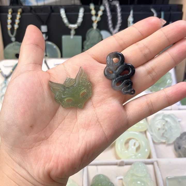未镶嵌蛇纹石玉吊坠(不含链)一组福利吊坠不退不换