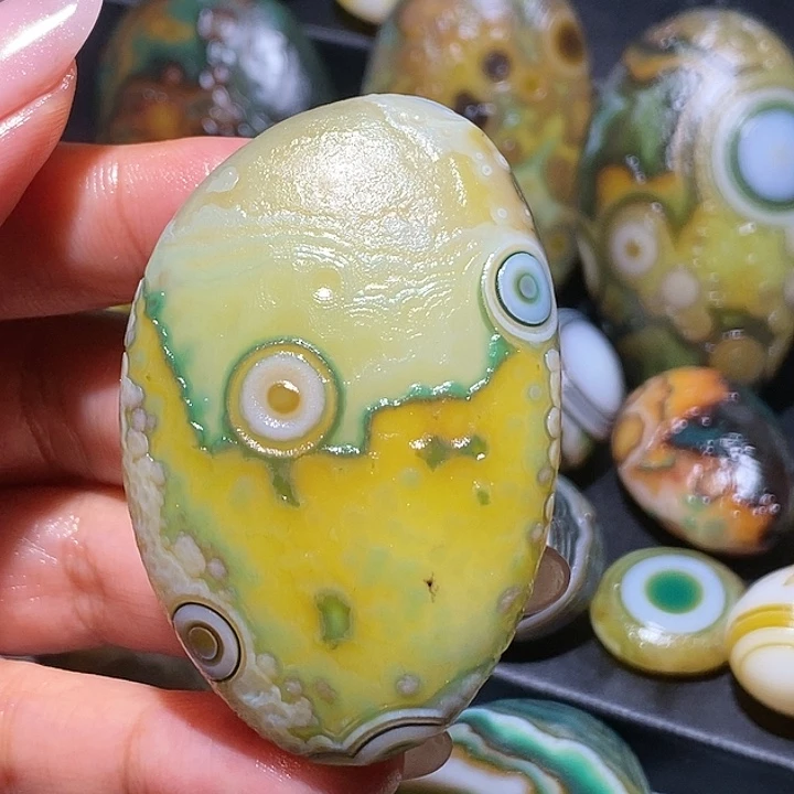 玛瑙/玉髓未镶嵌珠宝奇石107