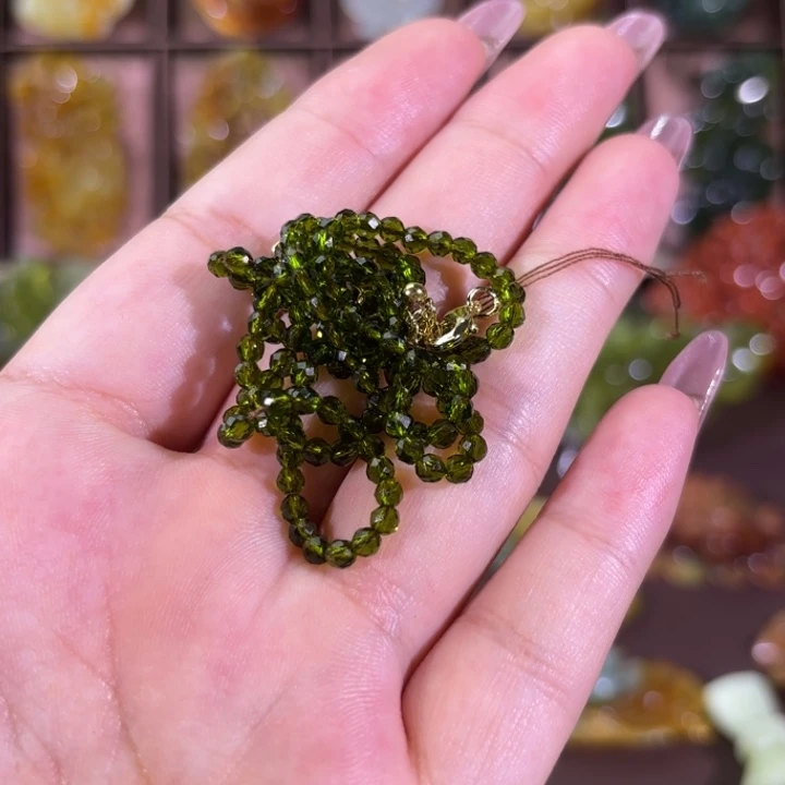 未镶嵌蛇纹石玉颈饰