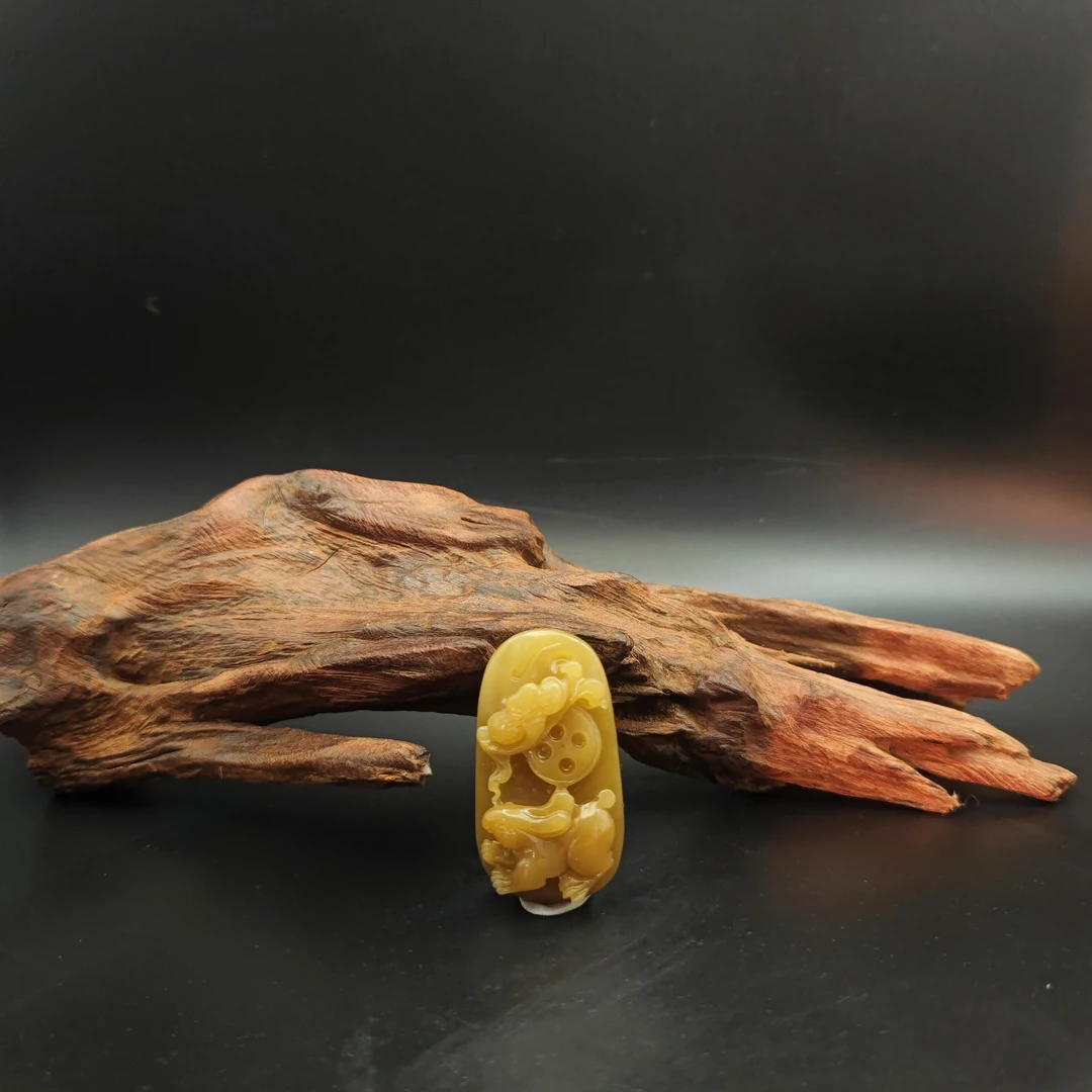 Q和田玉莲花吊坠（1929）