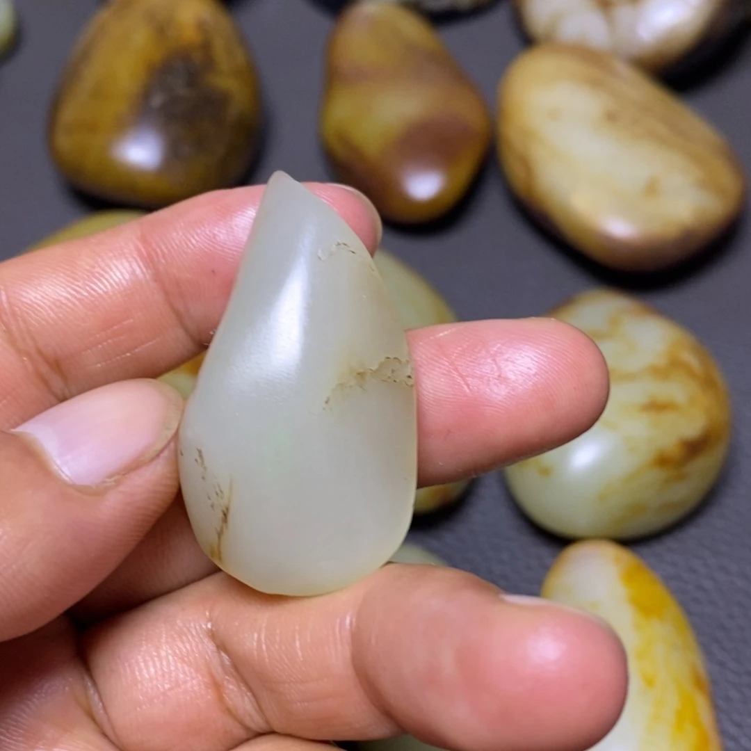 未镶嵌和田玉（糖玉）挂件