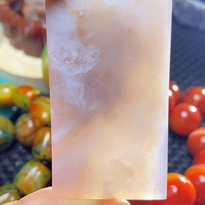 宝***碗玛瑙/玉髓未镶嵌颈饰