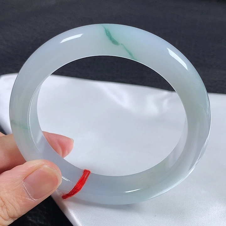 翡翠未镶嵌手镯