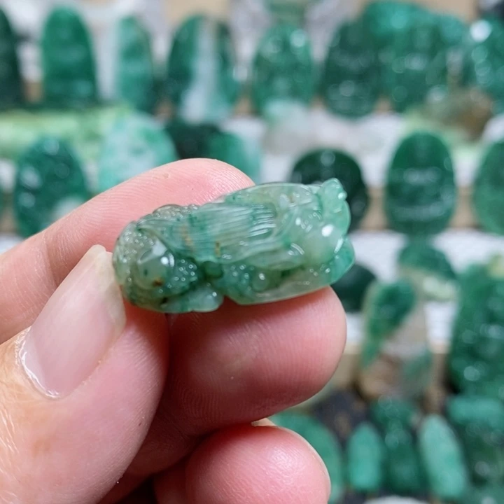 未镶嵌独山玉颈饰