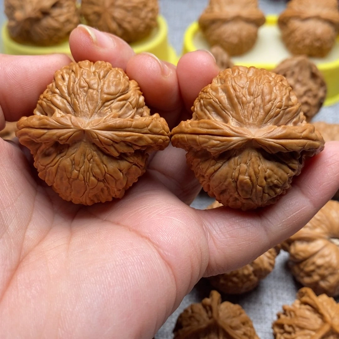 文玩核桃把件开****克44.8全白狮子