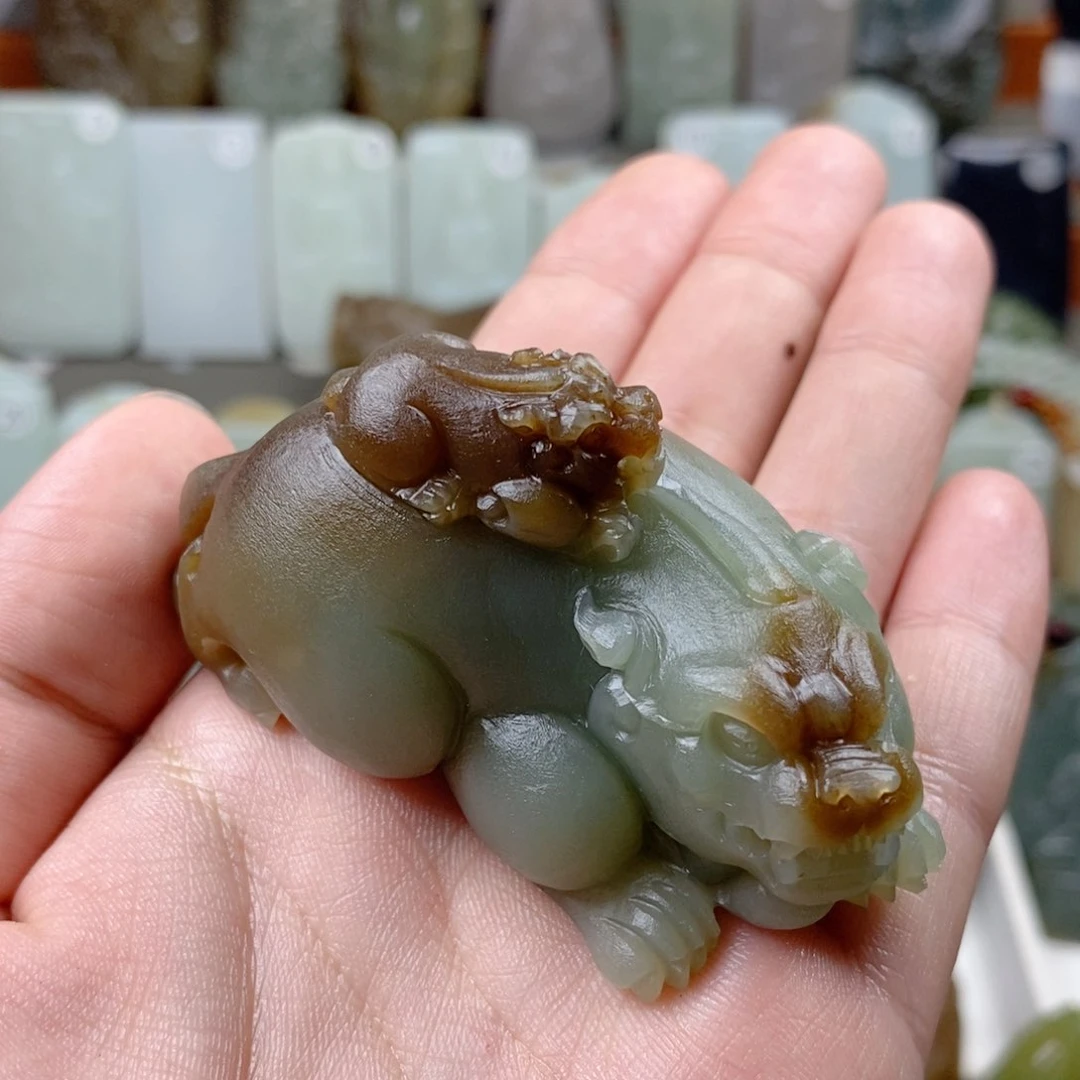 颈饰未镶嵌和田玉（糖玉）