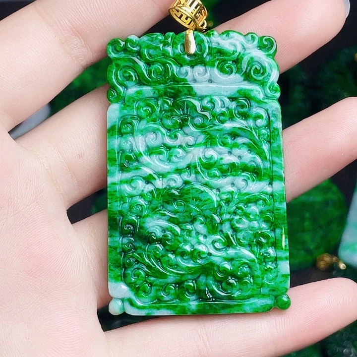 翡翠18K金镶嵌颈饰多样性