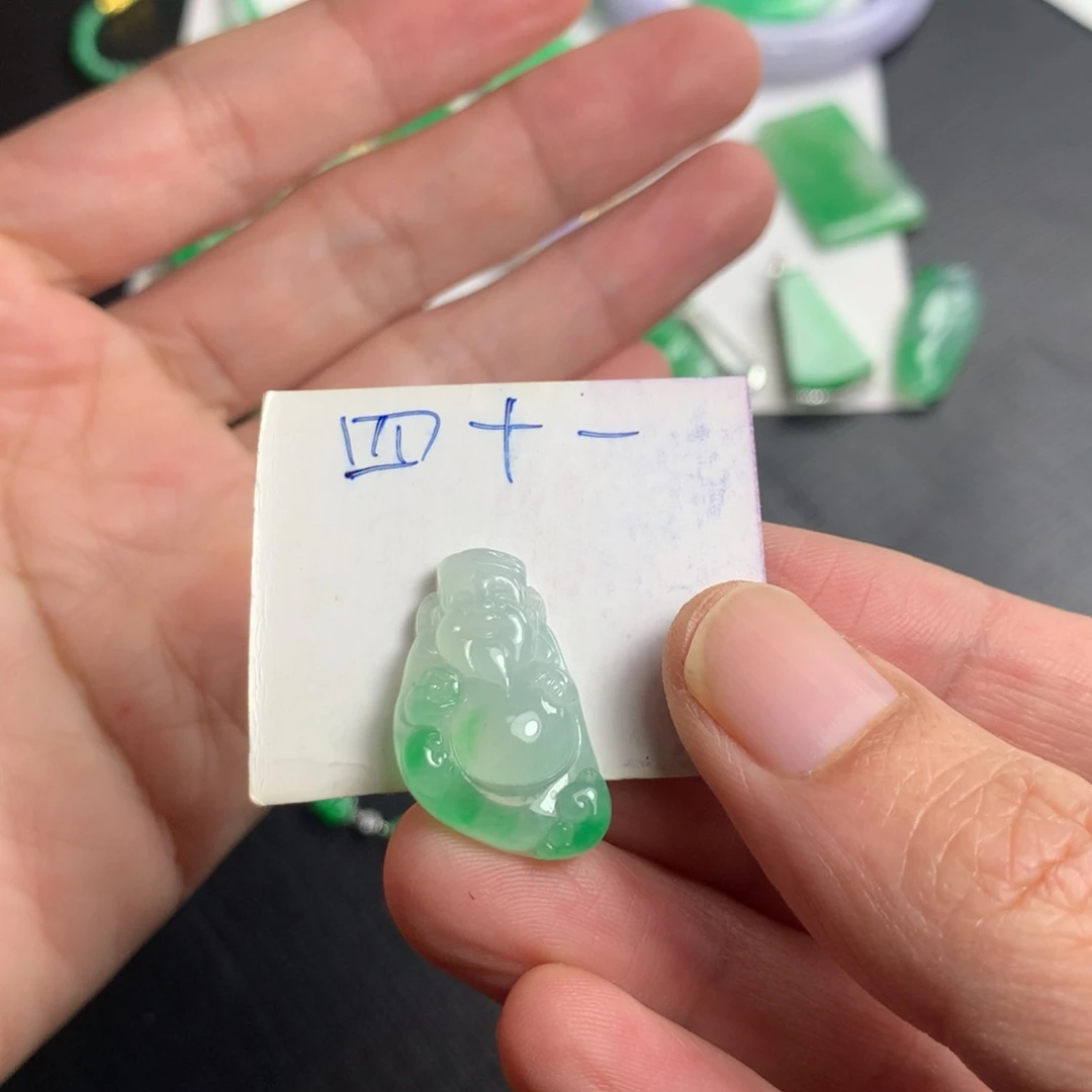 颈饰未镶嵌翡翠翡翠