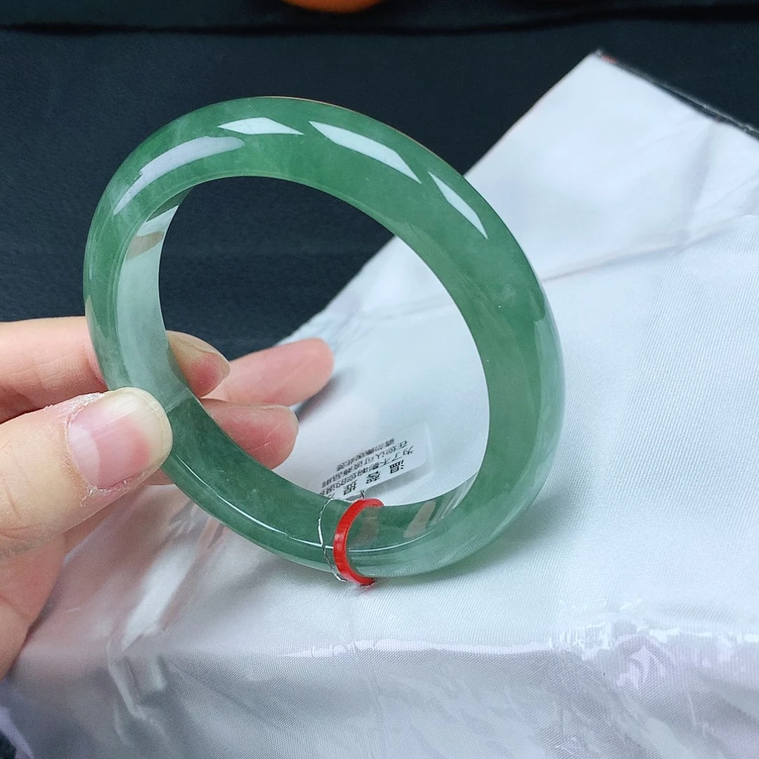 翡翠手镯未镶嵌58圈