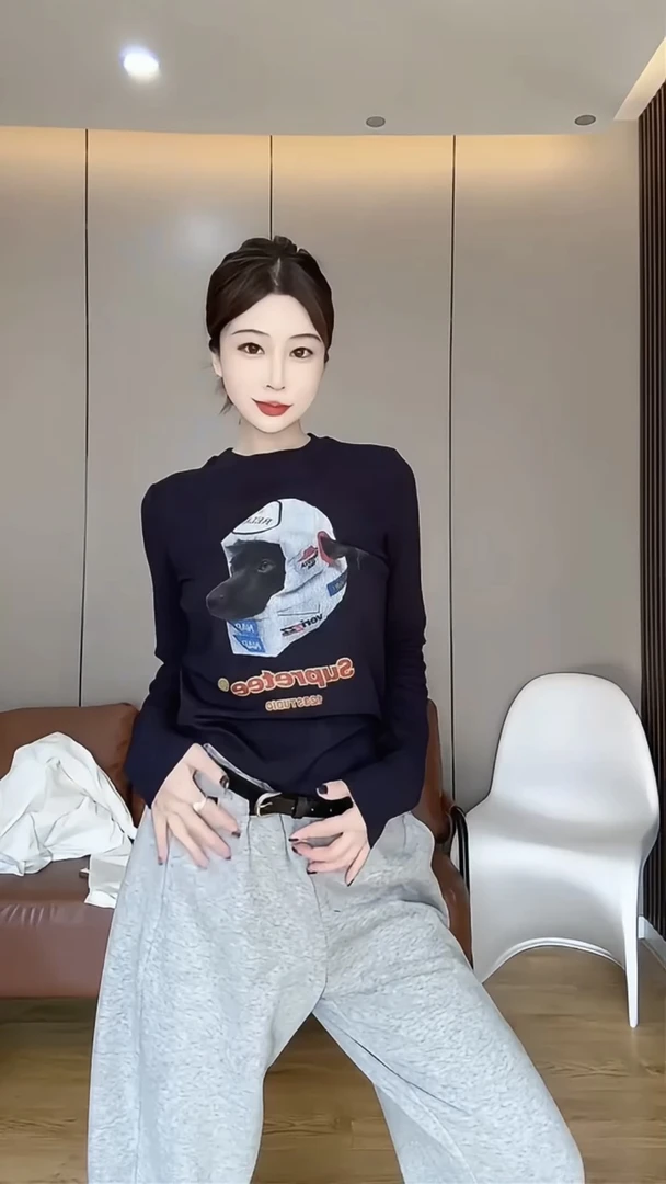 独特漂亮小上衣2025新款韩版小狗印花休闲弹力修身长袖T恤女