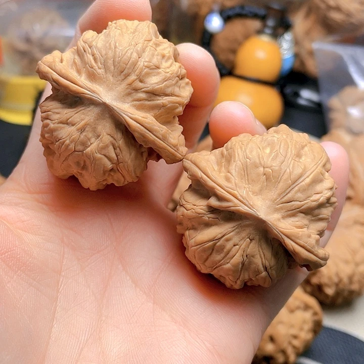 文玩核桃吊坠野狼狮子头