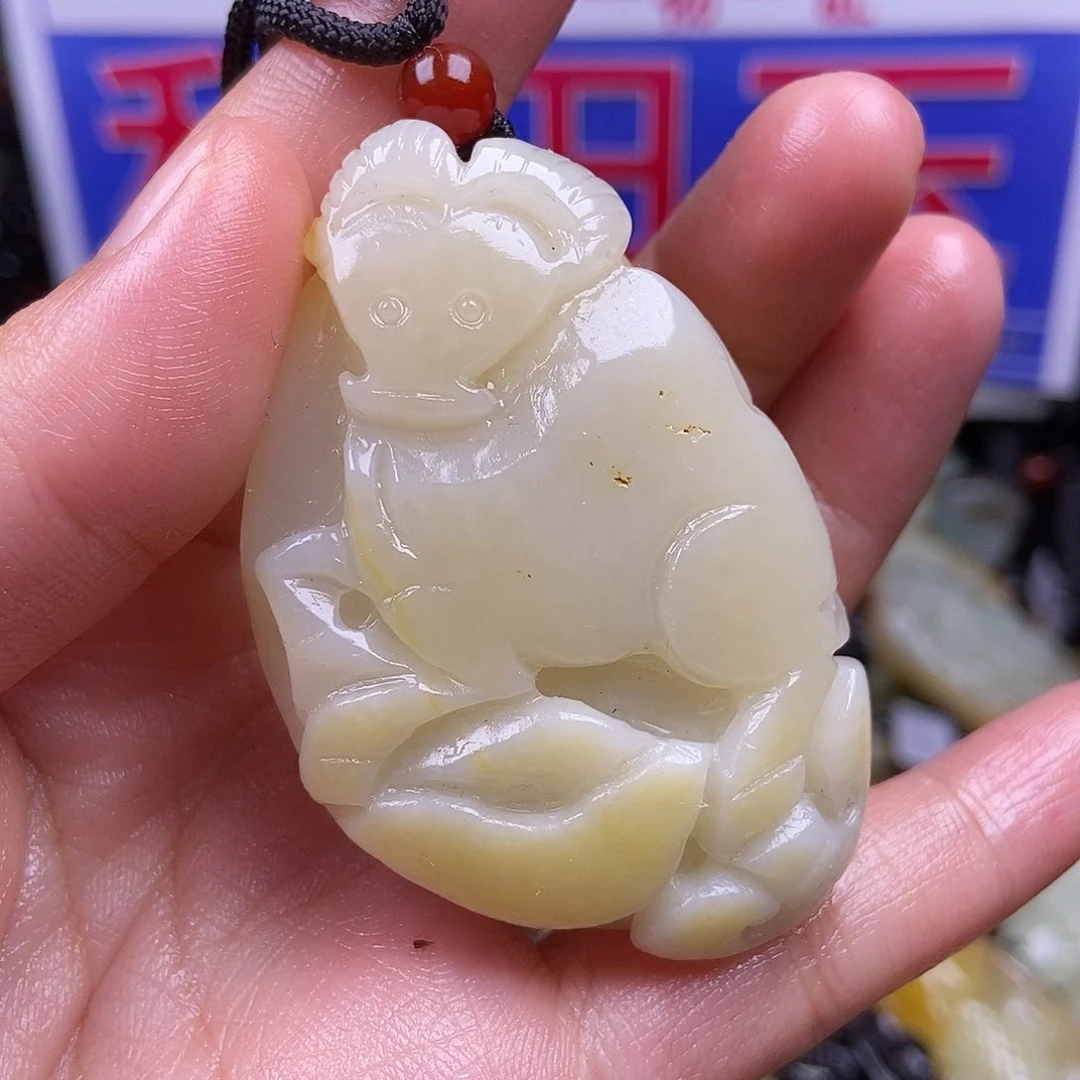 颈饰未镶嵌和田玉