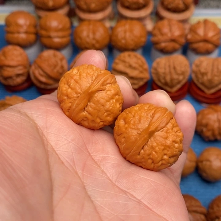 文玩核桃把件麒麟磨盘