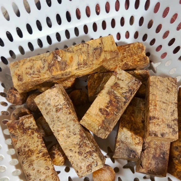 麦***制松木北沉香琥珀木