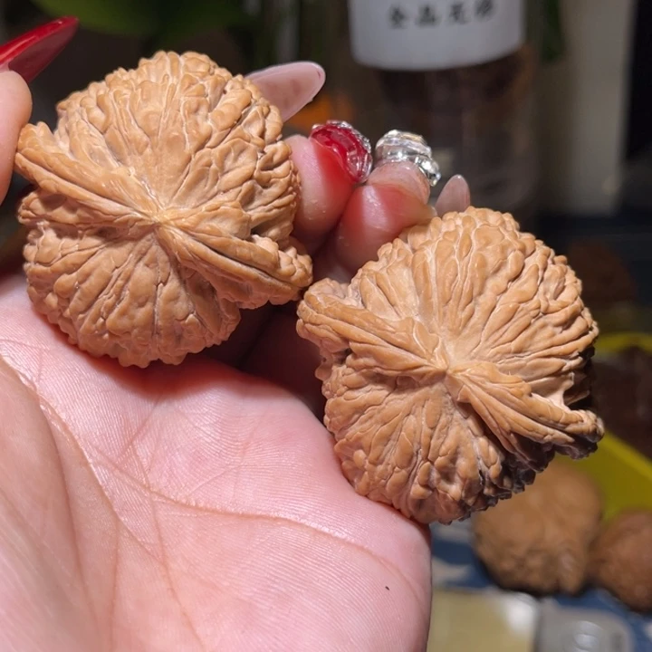 桃核把件                46