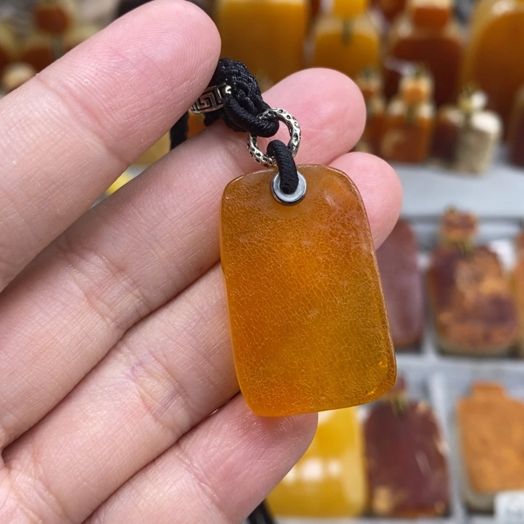 蜜蜡未镶嵌珠宝奇石