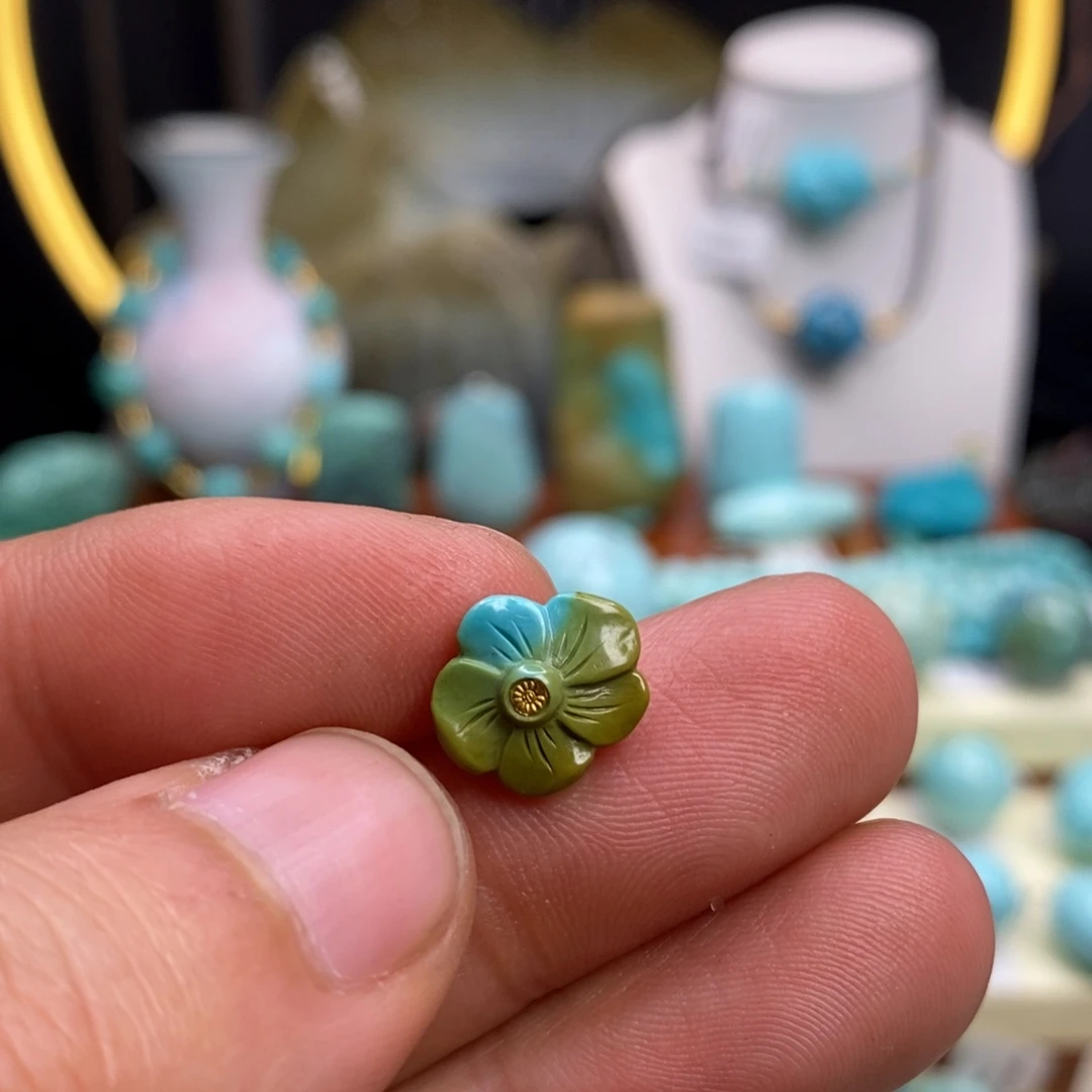 绿松石未镶嵌珠宝奇石