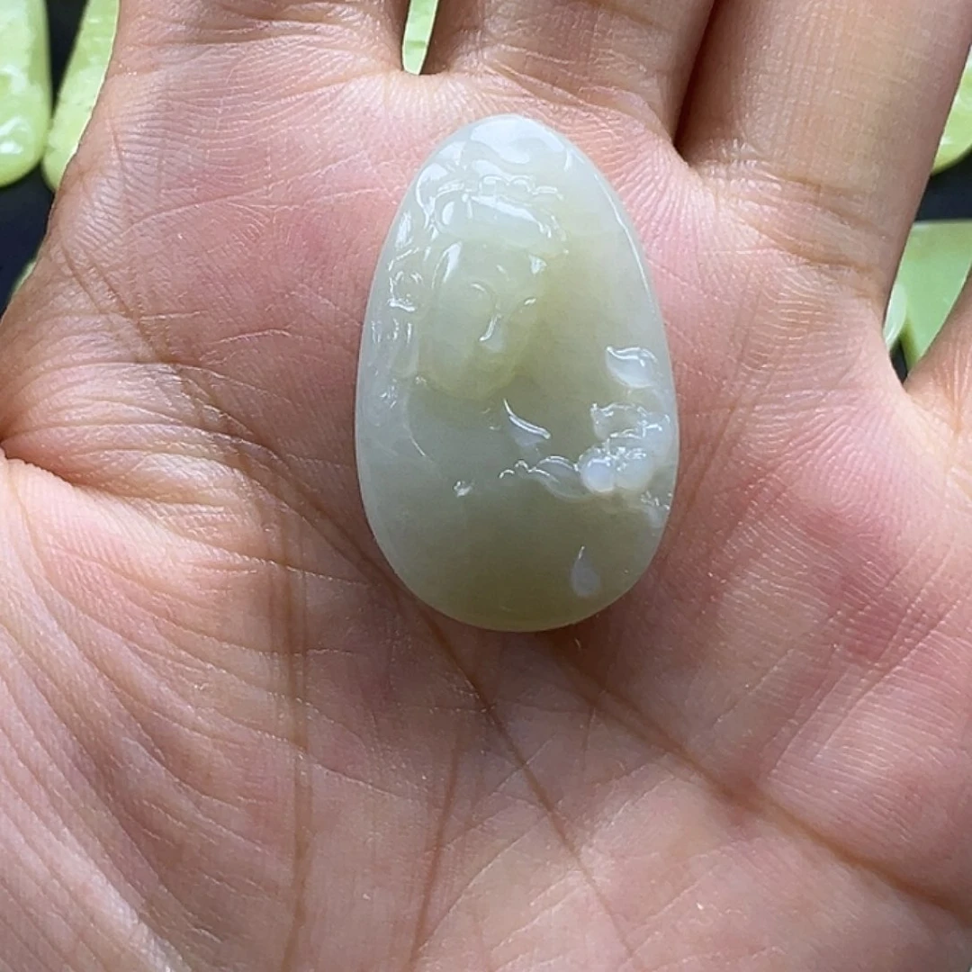 和田玉未镶嵌颈饰