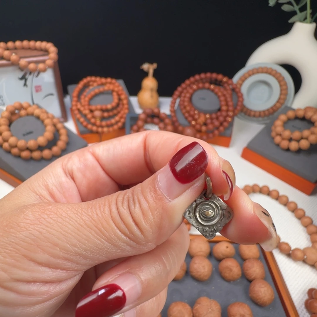 手串凤眼菩提吊牌