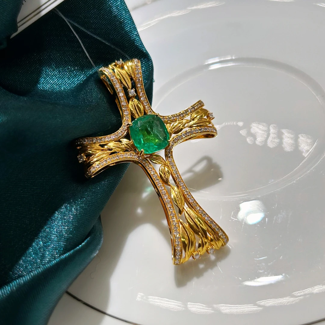 18K金祖母绿吊坠【A119】