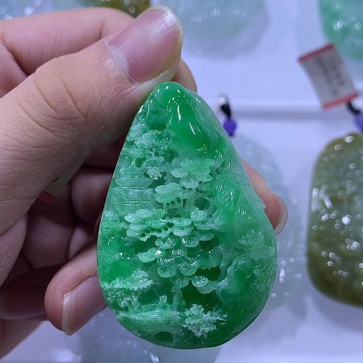 翡翠未镶嵌颈饰天然翡翠A货吊坠