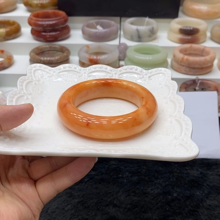 石英岩玉未镶嵌手镯58