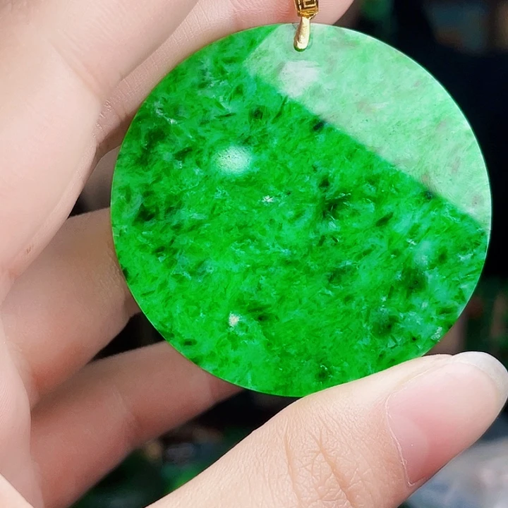 翡翠18K金镶嵌颈饰多样性