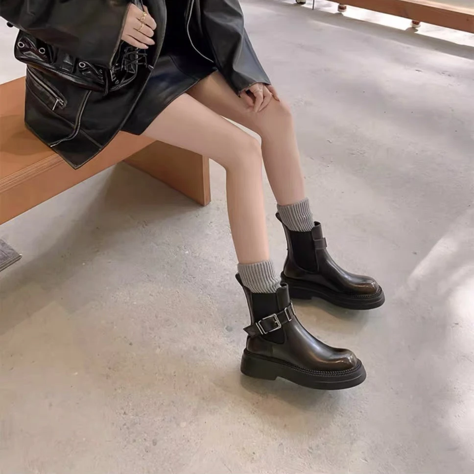 金满满英伦风新款短靴黑色休闲复古百搭时尚