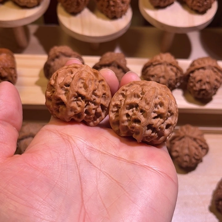 辞***产核桃文玩核桃苹果园