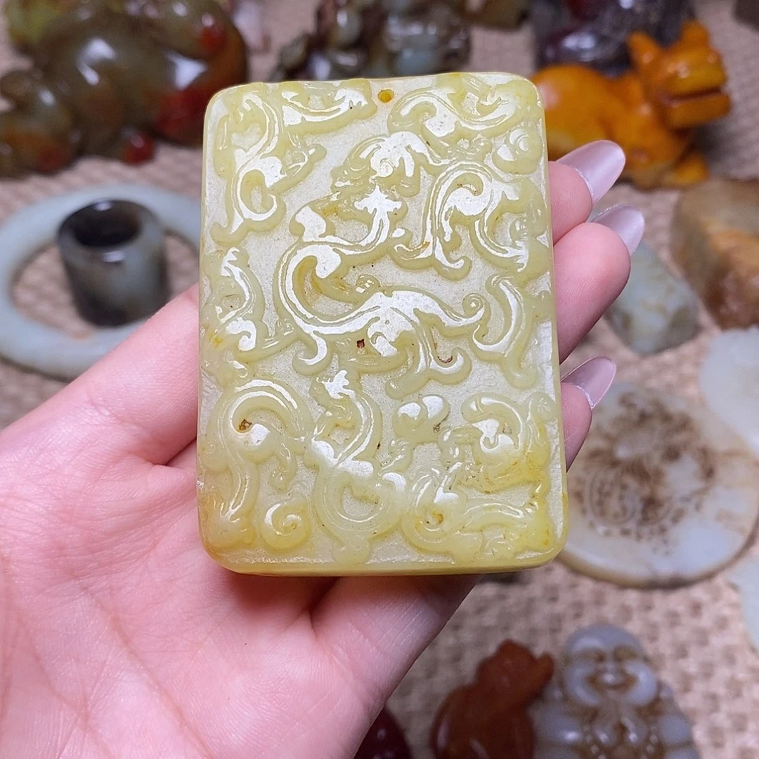 未镶嵌蛇纹石玉颈饰