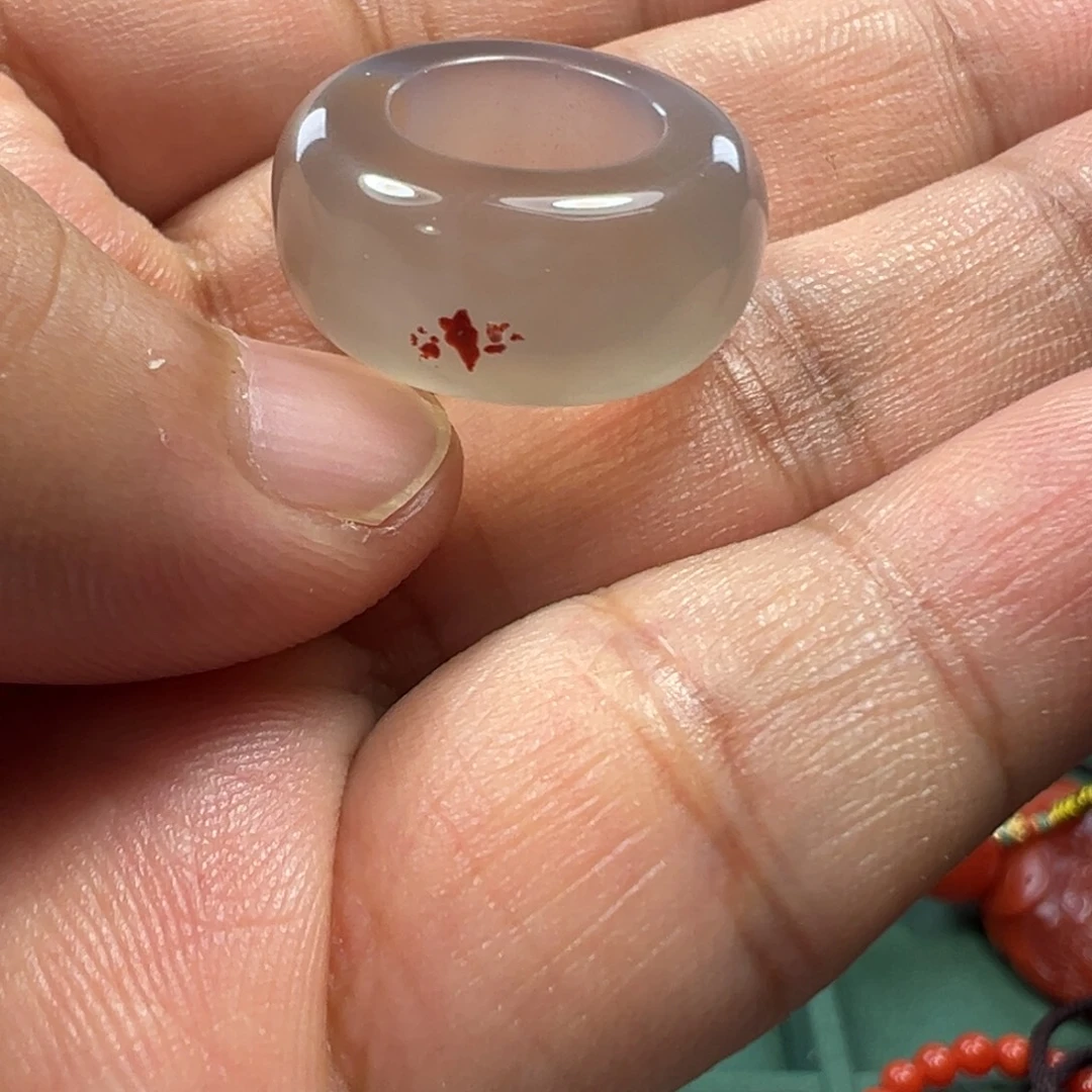 孔***w未镶嵌南红玛瑙戒指