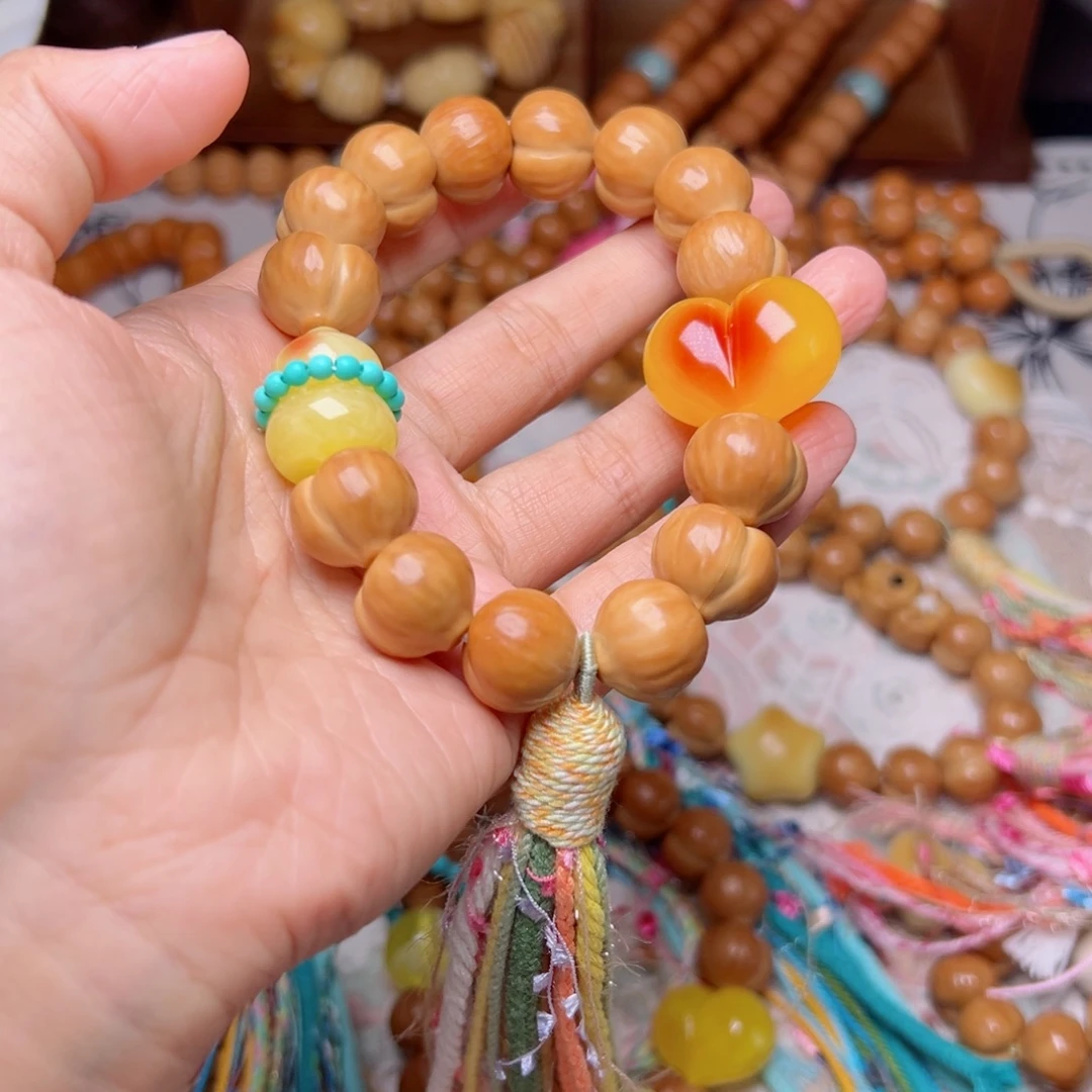 猴头核桃吊坠屁桃手持